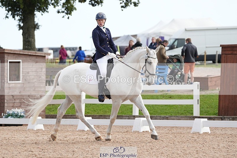 250906-101221-01451 - 002-Claire.JonesOwl.House.Rebel