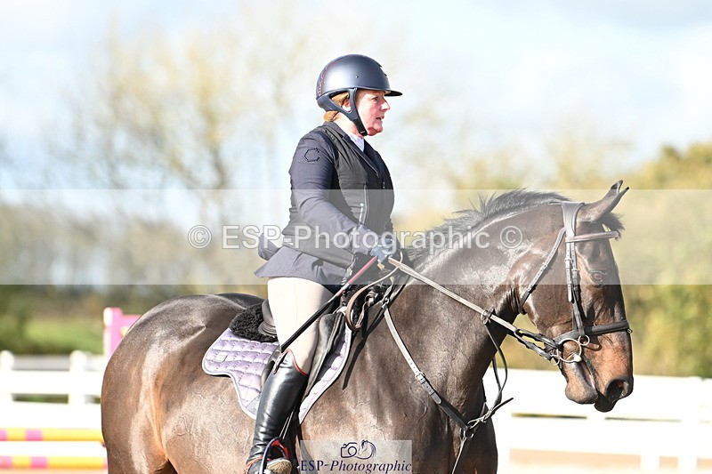 241023A-142927-01054 - Cls 4 Newcomers and 1.10m Open