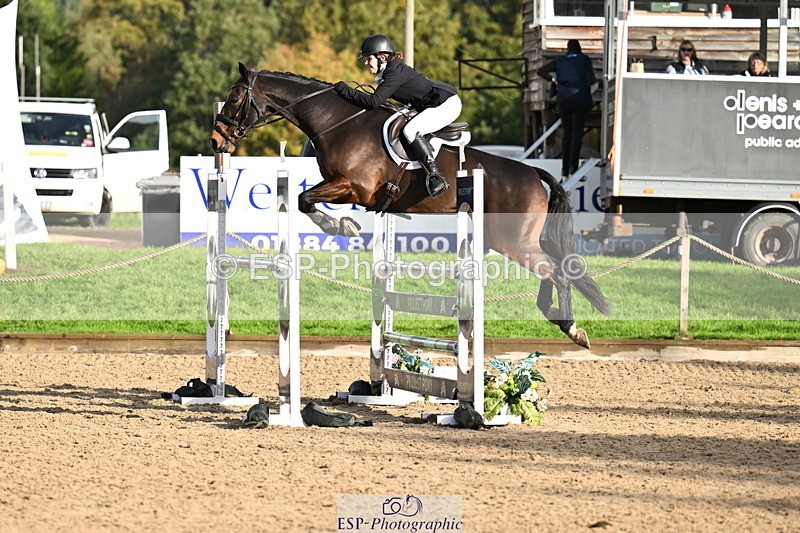 251024A-101304-06358 - B-132-Hannah.R.Jones