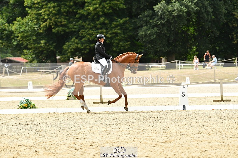 250718A-140924-01999 - 068-Stacey.Escrig-JOIE.DE.VIVRE.III