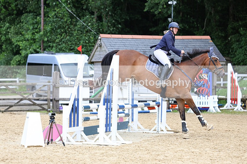 3E7A3229 - Class 4: Senior British Novice/90cm open