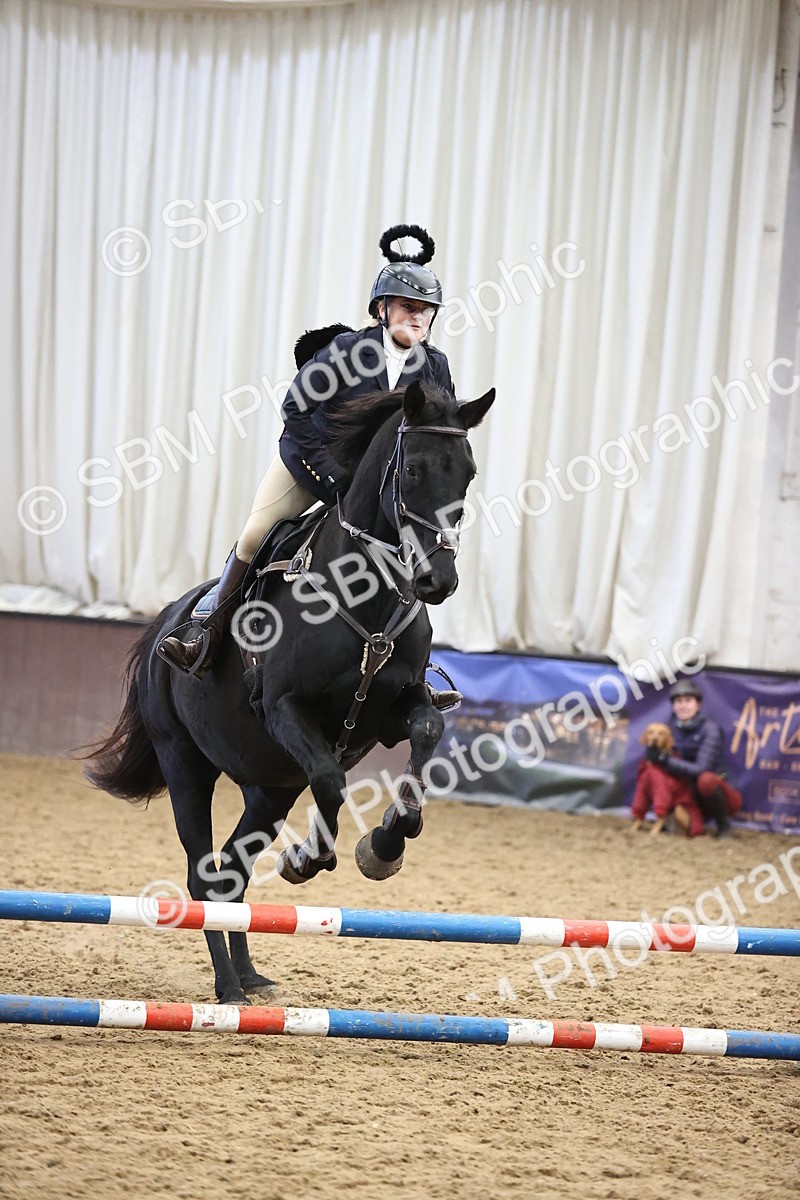 SBM_001462 - Class 3 - Horse & Hound 60cm