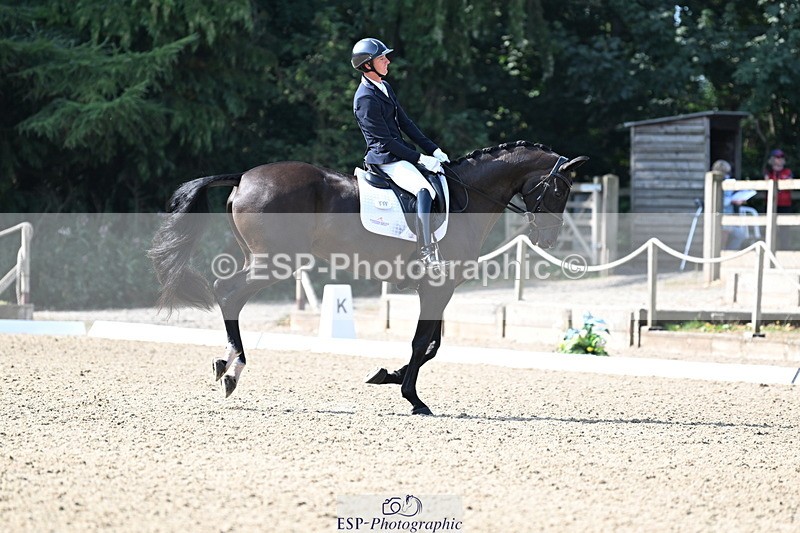 250810A-102741-05162 - 009-Ben.JamesClapton.Banks.Primadonna