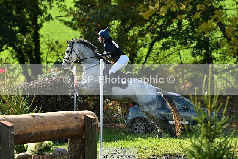 251025A-125108-19802 - F-451-Olivia.Clothier