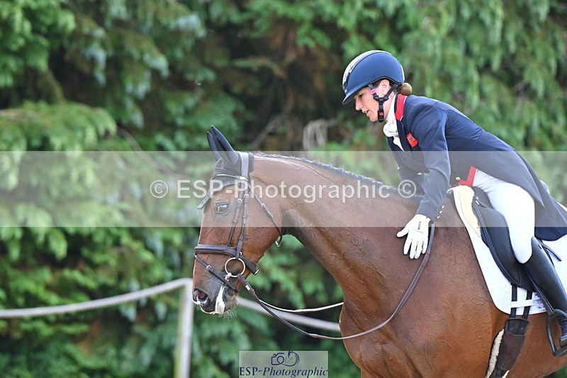 250523A-090348-05406 - D-451-Laura.Collett-DRUMGIVEN.MR.CHARISMA