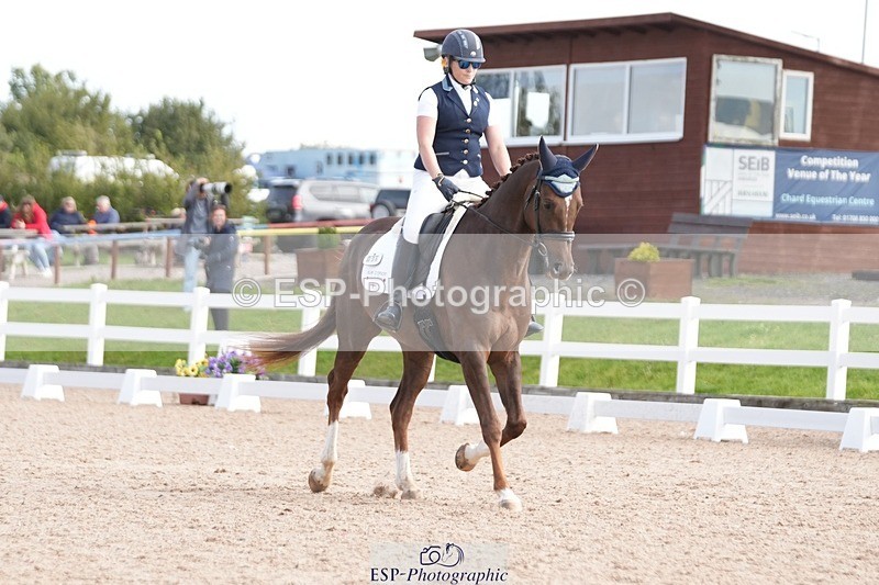 250906-104047-01529 - 006-Verity.PerryVogue