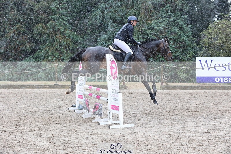 250829A-114643-01458 - Cls 7 British Novice and 90cm