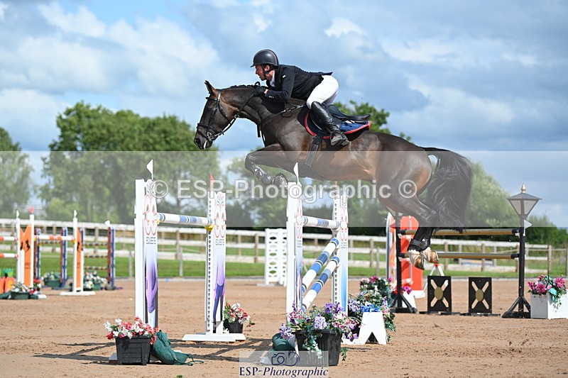 230721A-160816-07631 - Cls 10, 2 Star Big 1.45m Start to break