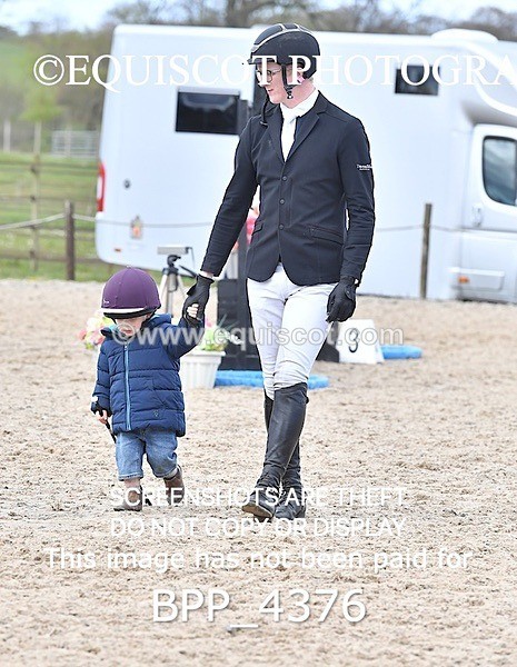 BPP_4376 - CLASS 8 FRI Senior Foxhunter/ 1.20m Open