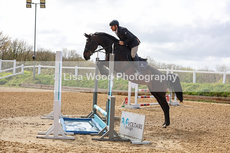 3E7A2301 - Class 8: Senior Foxhunter/1.20 open