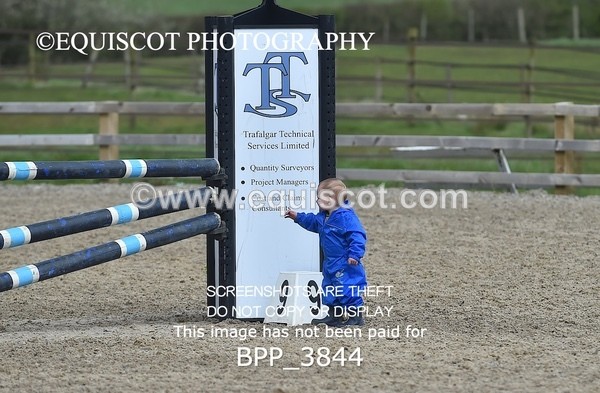 BPP_3844 - CLASS 4 Senior Newcomers/ 1.10m Open