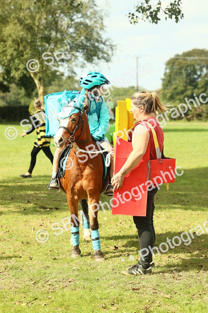 SBM_63639 - S35 - Fancy Dress Showing