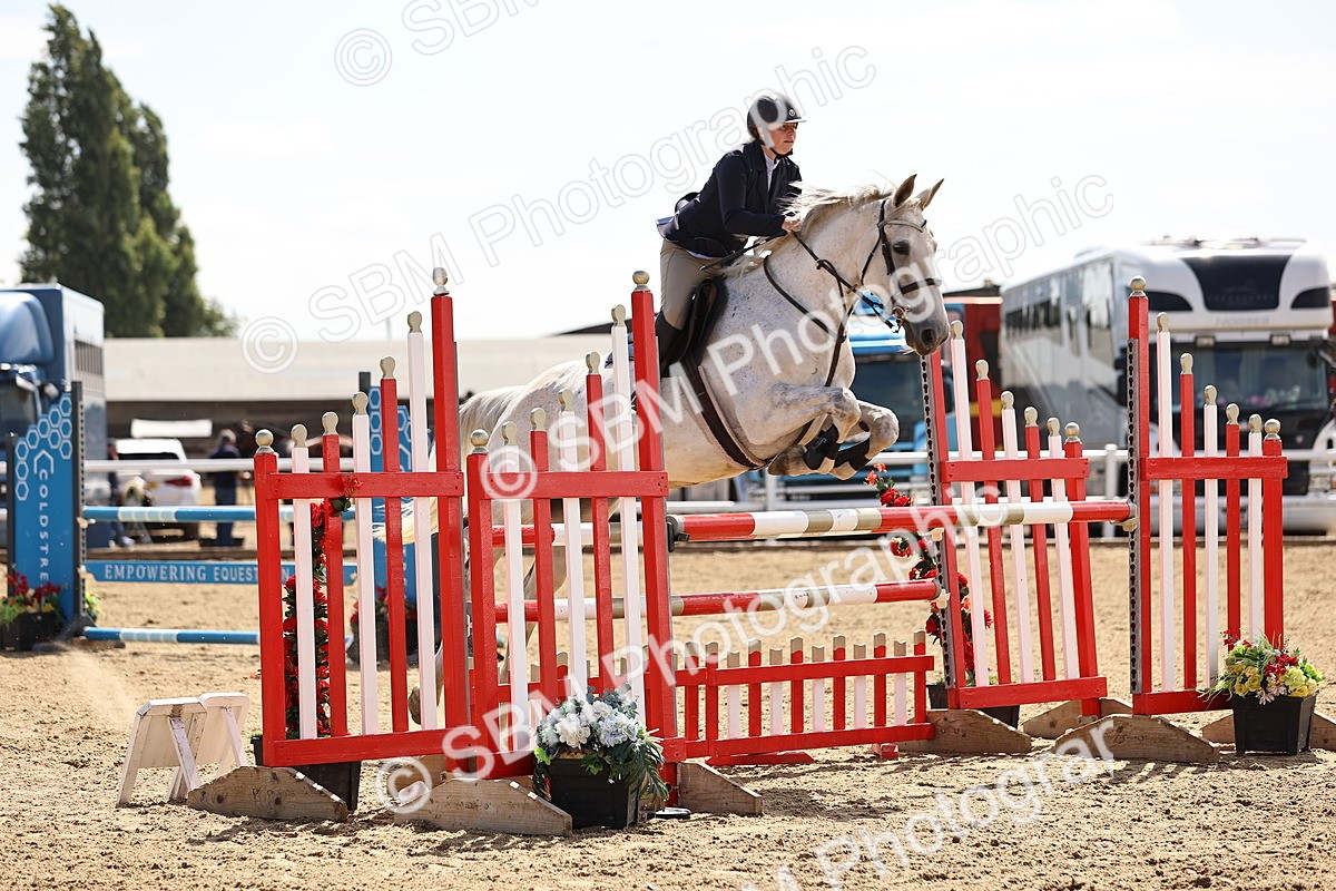 SBM_009796 - Class 8 - Senior Newcomers - 1.10  Open