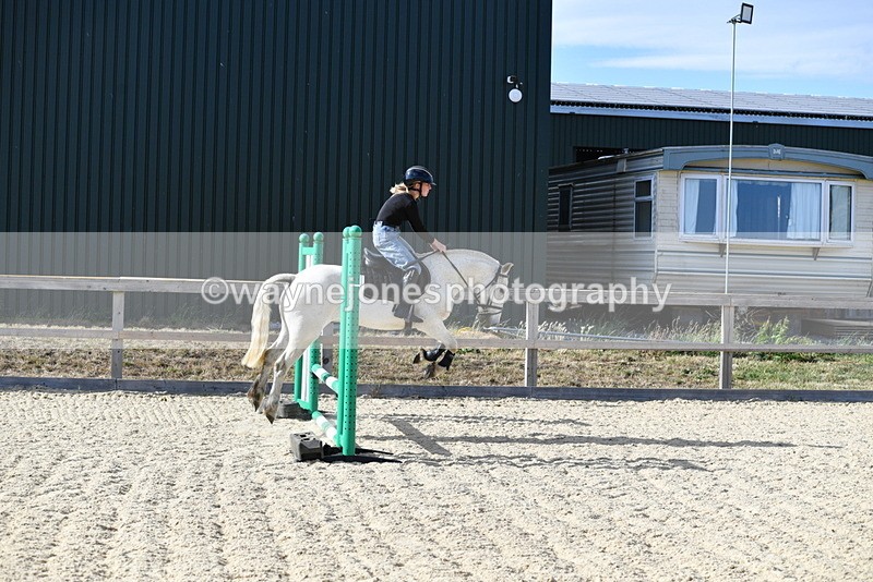 WJ5_5839 - Poles off the floor