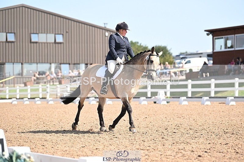 250816-111110-03539 - 082-Sarah.DavisWinston.Classic.Gold