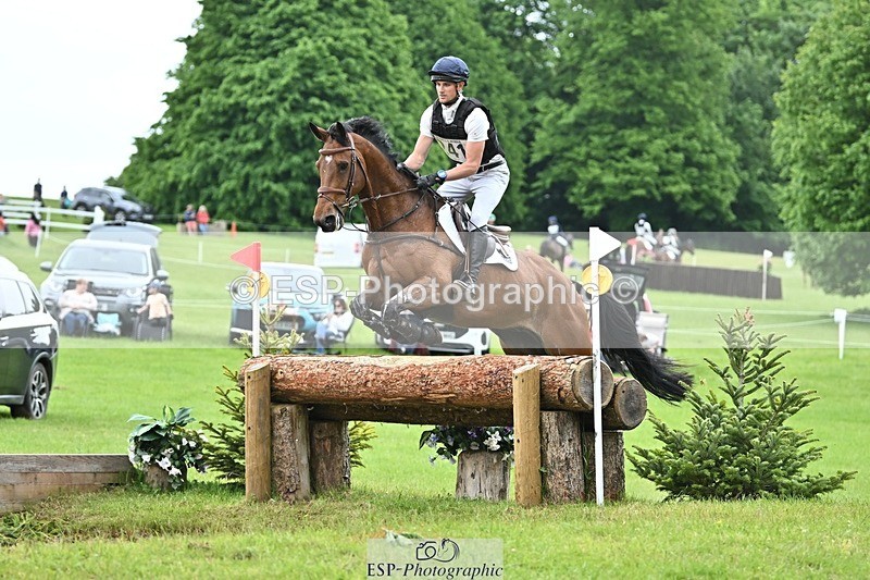 240525-161911-17549 - 241-CLASS_ROMANCE-Jack_Pinkney