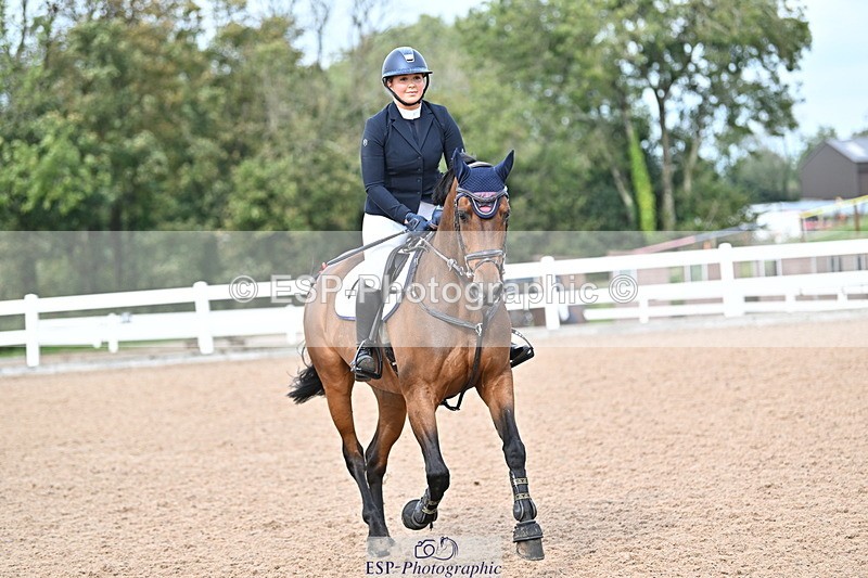 241004A-140728-02482 - Fri 11 1.10m amateur Quals