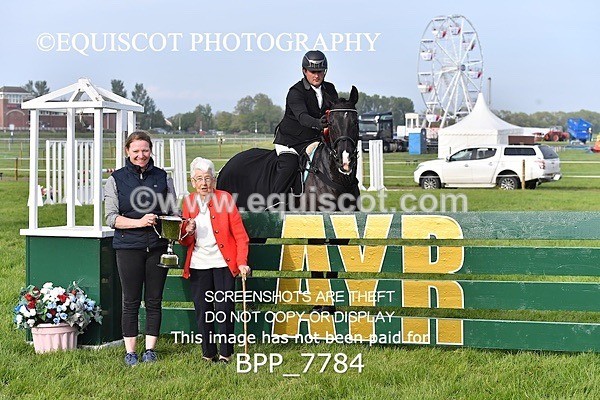 BPP_7784 - CLASS 6 Nisbets Fresh From The Farm & The Golf Inn 1.00m Amateur Championship