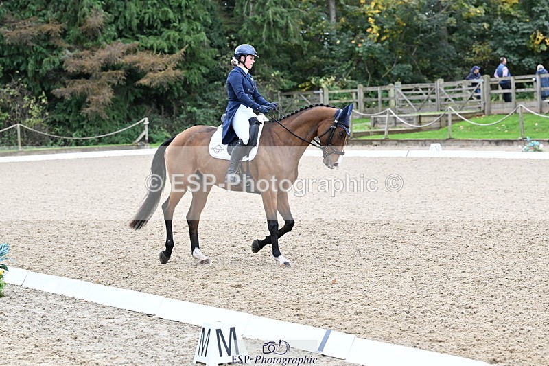 251022A-143546-00328 - B-104-Millie.Juleff