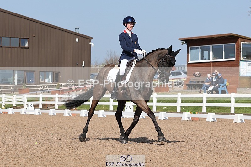 250404-152015-07076 - 117-Myles.Graham-Nibeley.Black.Pearl