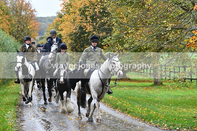 WJ5_6289 - B&B walk back for Hunt Tea !