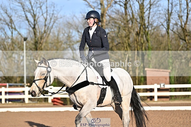 241214-104254-01206 - 146-CHLOE.DUNN-Towerhill.Shamie