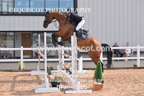 BPP_7615 - CLASS 15 FRI Senior 1.05m Open