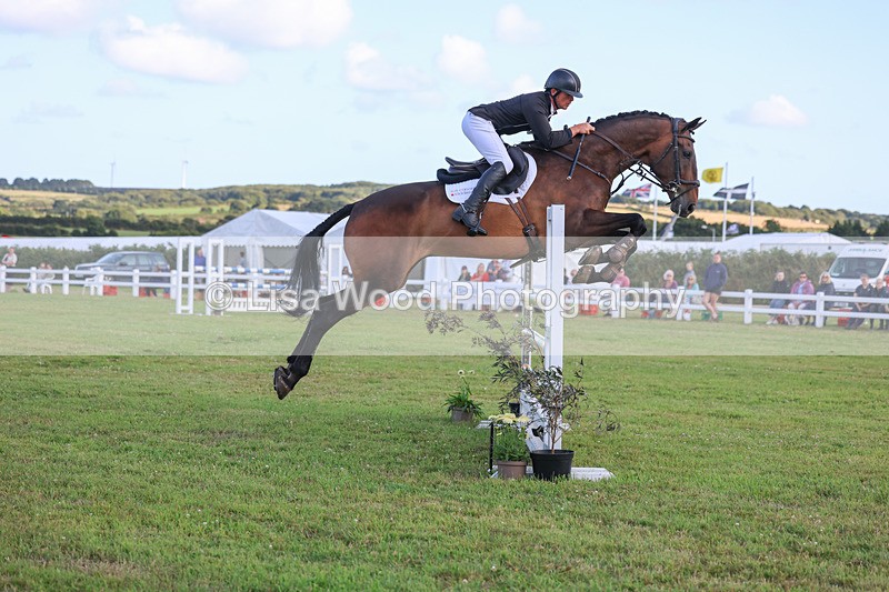 3E7A4610 - Class C1: Showjumping Senior Newcomers/1.10m open