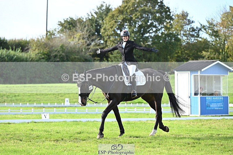 251024A-120504-09503 - F-467-Shareen.Akhtar