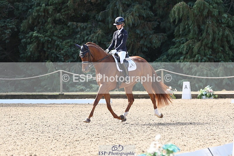 250809A-100953-02520 - 074-Robyn.WalkerSt.Giles.Voila