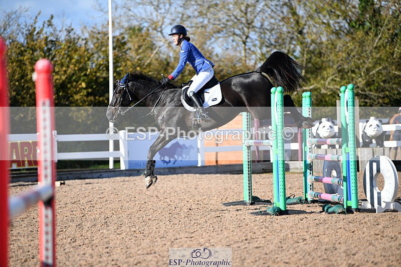 231110A-135018-00680 - Cls 5 Newcomers & 1.10m Open