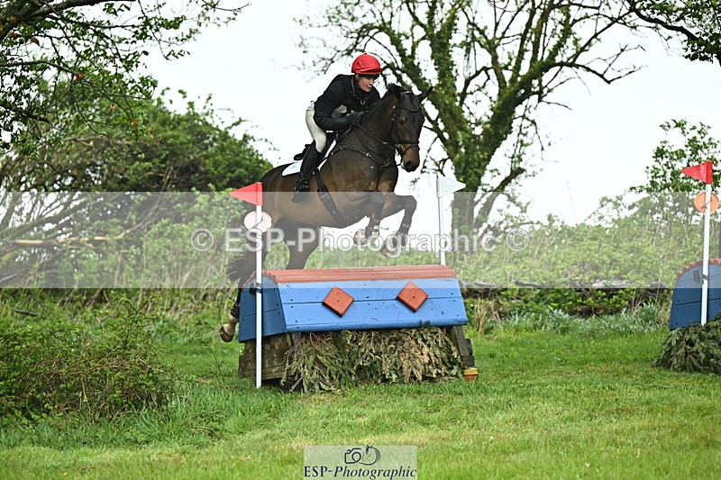 250418-103302-01463 - 017-Rosie.Bradley-Hole-KILMOUNTAIN.TOYBOY