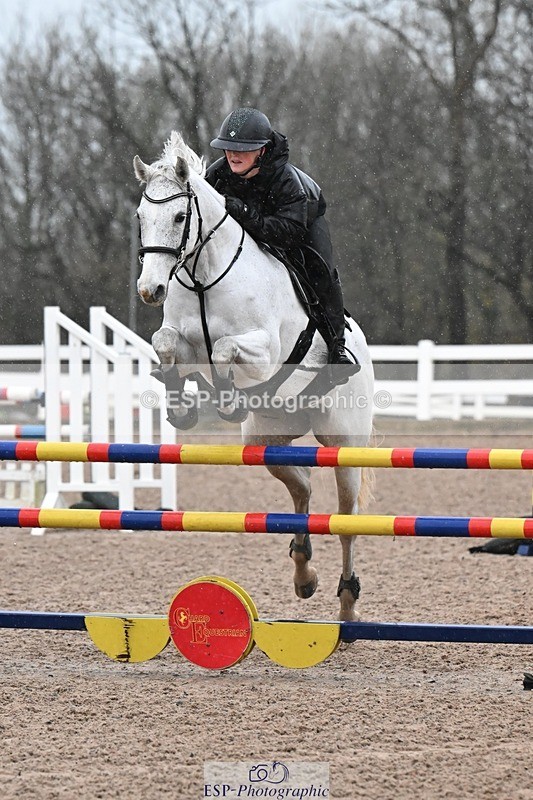 251205-124941-00540 - Cls 7 Snr Newcomers and 1.10m