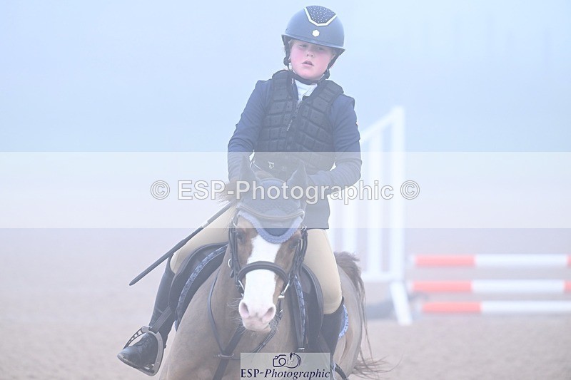 251115-094239-00349 - Cls 19 Clear Round 40cm