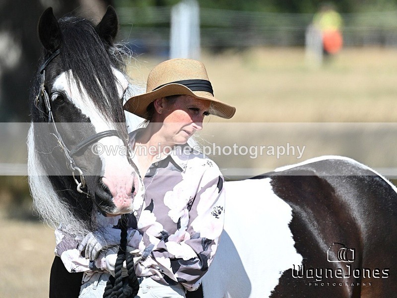WJ7_9417 - Kellie and Nancy at Swallowfield 31-08-26