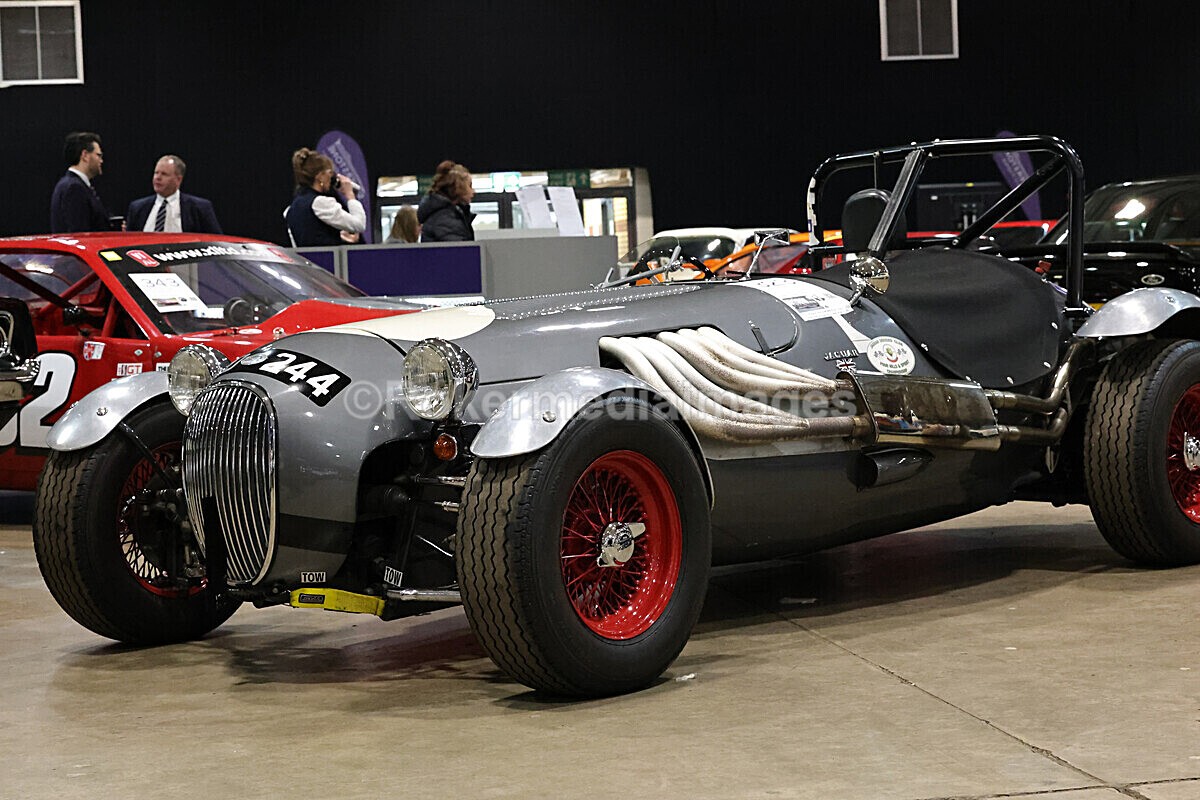 RETRO-6 - Race Retro