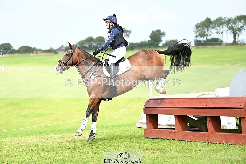 240831A-112010-00861 - 057-Bella.Balian-BEECHWOOD.JOEY