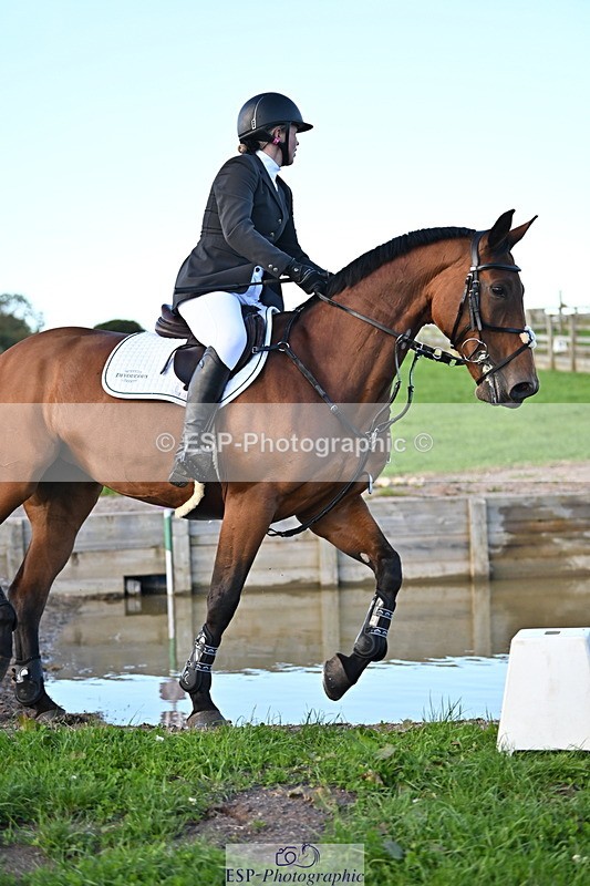 240912A-172718-02727 - Cls 7 Snr 90cm Open Speed Derby