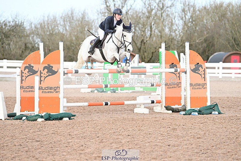 231209A-132447-01909 - Cls 13 Foxhunter & 1.20m Open