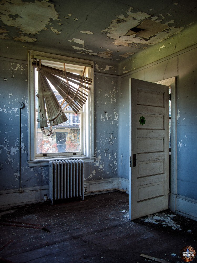 wordless - Vincent Campbell Center*
