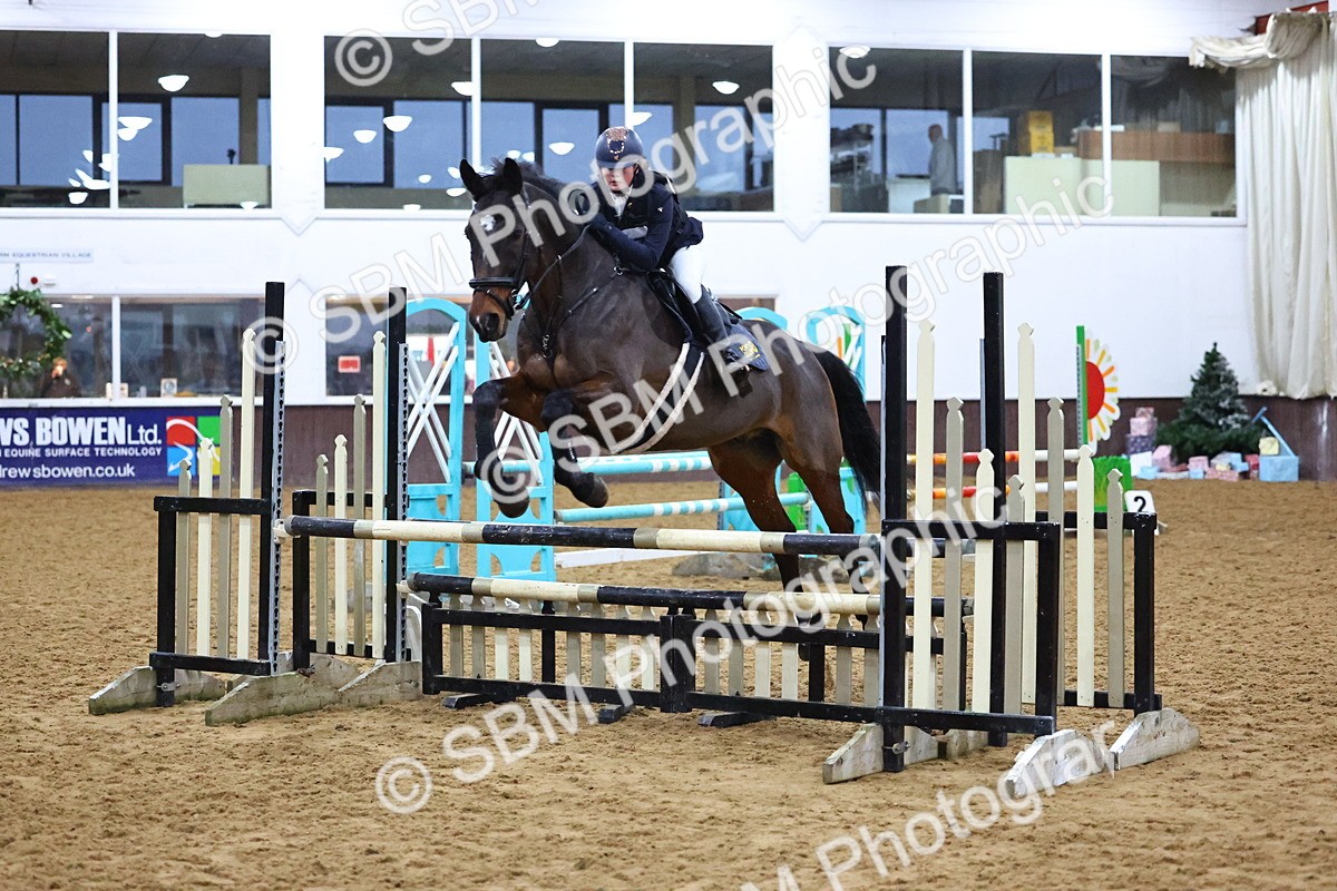 SBM_002719 - Class 6 - Holly & Ivy Stakes - 90cm