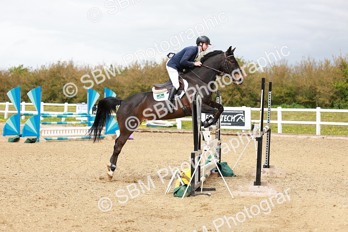 SBM_002438 - Class 10 - Senior Newcomers - 1.10m