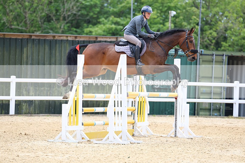 3E7A9344 - Class 8: Senior Newcomers/1.10m open