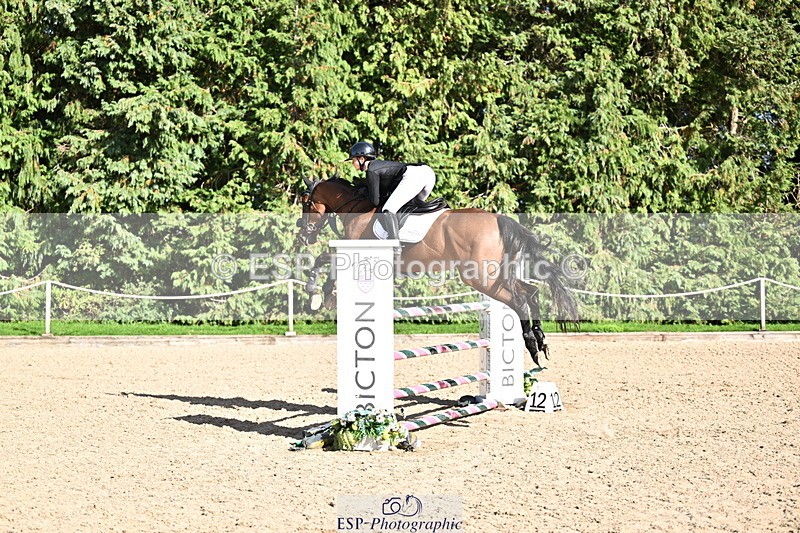 260906A-160917-04586 - Cls 24 Snr Foxhunter