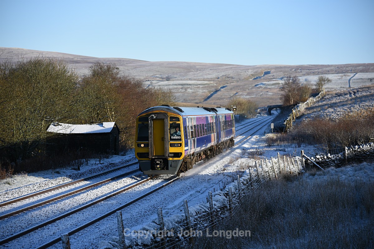JL - 24.11.17 158850 08:53 Carlisle - Leeds, Garsdale Troughs - Garsdale Troughs