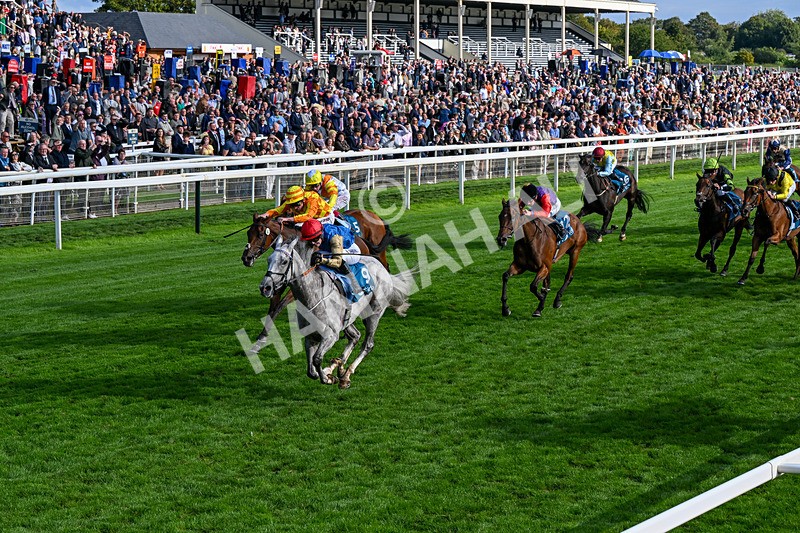 210826-Race 7-Silver Lake-0423 - Race 7 17.20pm Sky Bet EBF Fillies' Handicap