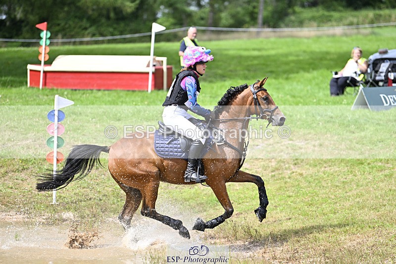 240804-151605-18178 - 601-Tichy_Sanders-UBERTON_VAN_HET_DALHOF