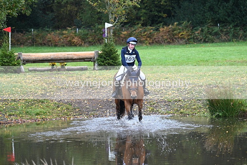 WJ7_3133 - Time 10:47 to 11:11 at the water