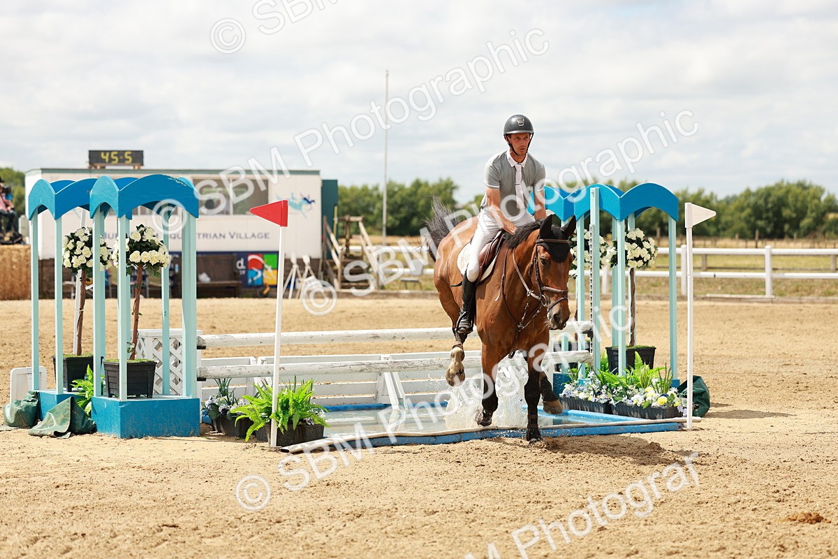 SBM_018471 - Class 21 - Senior Newcomers Championship 2d Rd
