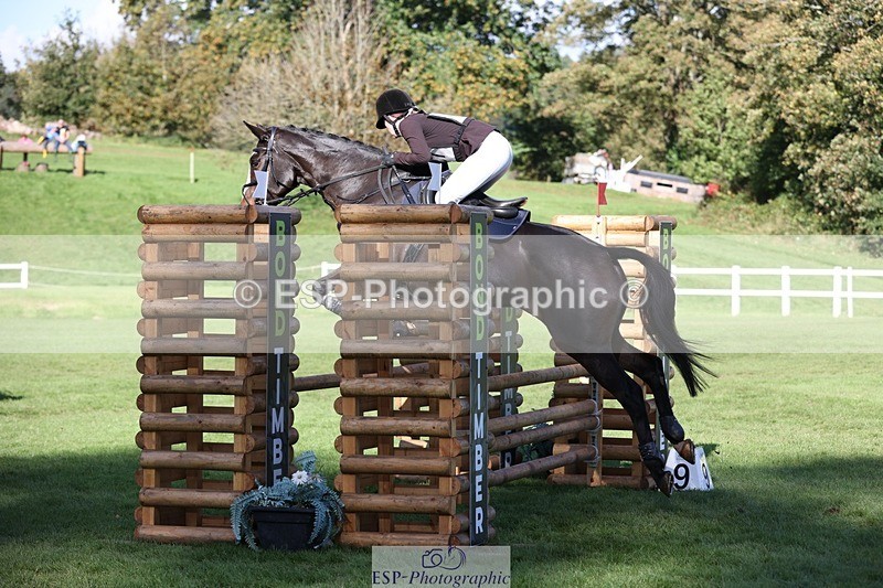 231022-124918-27370 - 427-COMBE.BREEZE-Gemma.Wells-TrotUp+SJ